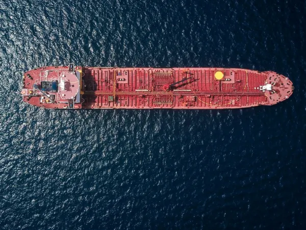 Υπουργείο Ναυτιλίας: Καμία οδηγία προς τα ελληνόκτητα πλοία στην Ερυθρά Θάλασσα