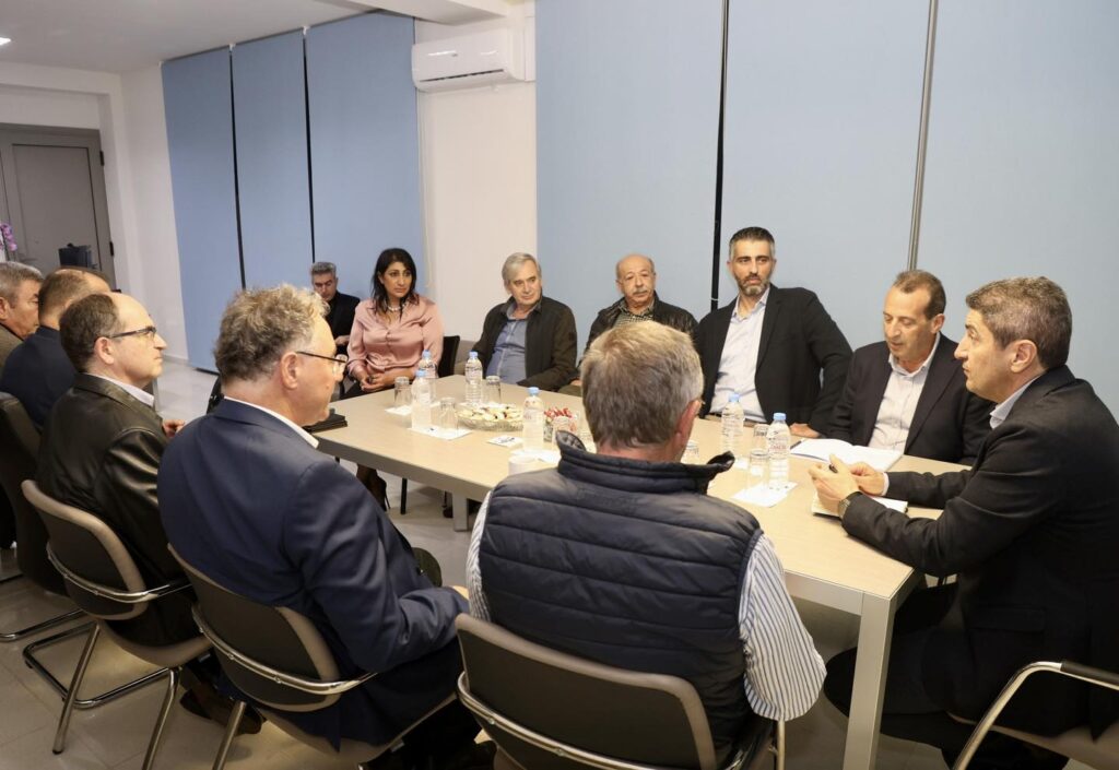 Γεμάτος “δώρα” ο Υπουργός Αγροτικής Ανάπτυξης στο Ηράκλειο – Καινοτόμες συμφωνίες στο τραπέζι