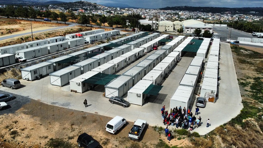 Ζητά παράταση για τους οικίσκους ο Κεγκέρογλου