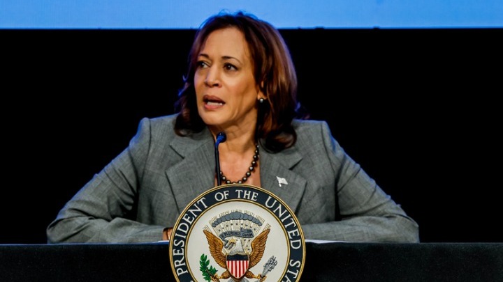 Εξετράπη εξαιτίας κακοκαιρίας το αεροσκάφος της αντιπροέδρου των ΗΠΑ