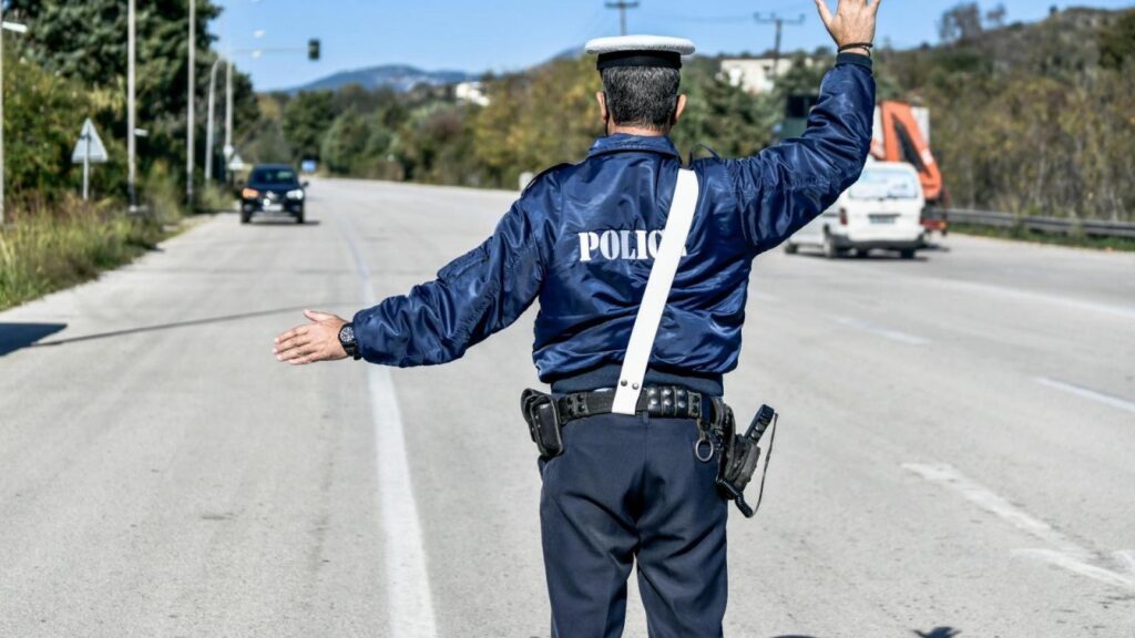 Αυξημένα μέτρα της Τροχαίας σε όλη την επικράτεια κατά τον εορτασμό της 28ης Οκτωβρίου