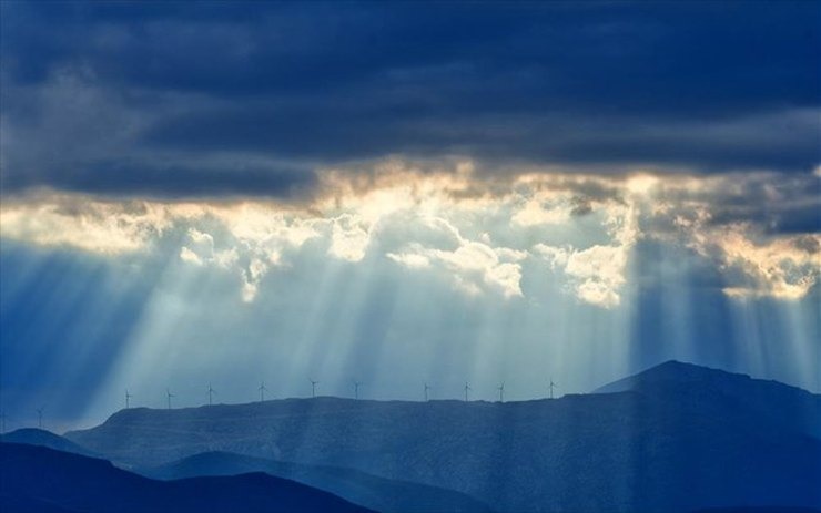 Καλοκαιρινό το σκηνικό στην Κρήτη – Αλλά κυριαρχεί η συννεφιά και η σκόνη