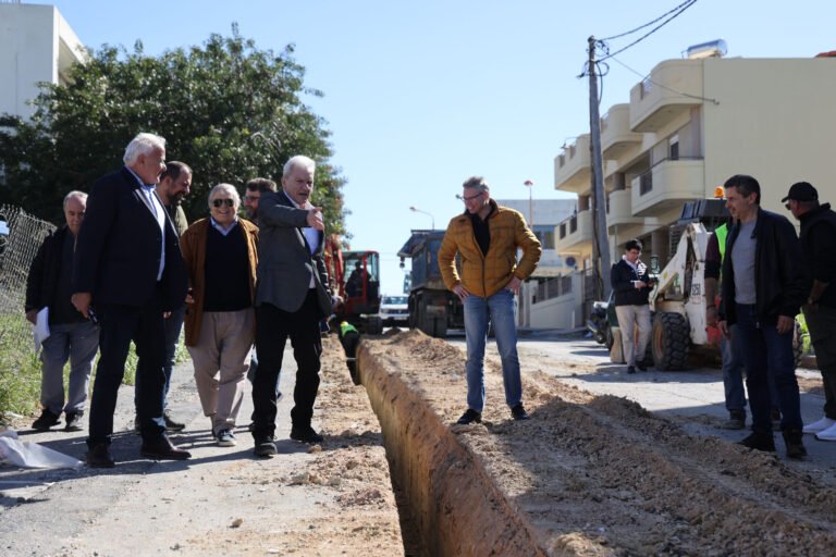 Συνεχίζουν οι εργασίες εγκατάστασης κεντρικού αγωγού