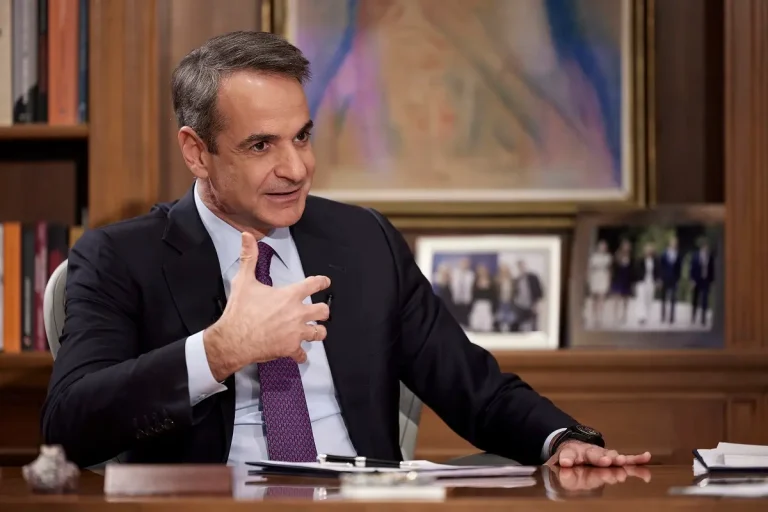Μητσοτάκης: Ο κατώτατος μισθός θα είναι πάνω από τα 800 ευρώ