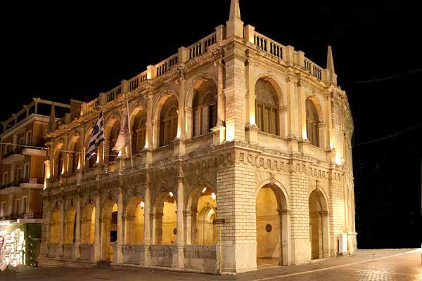 Σκιές πάνω από τη Λότζια με φόντο προϋπολογισμό και δανεισμό