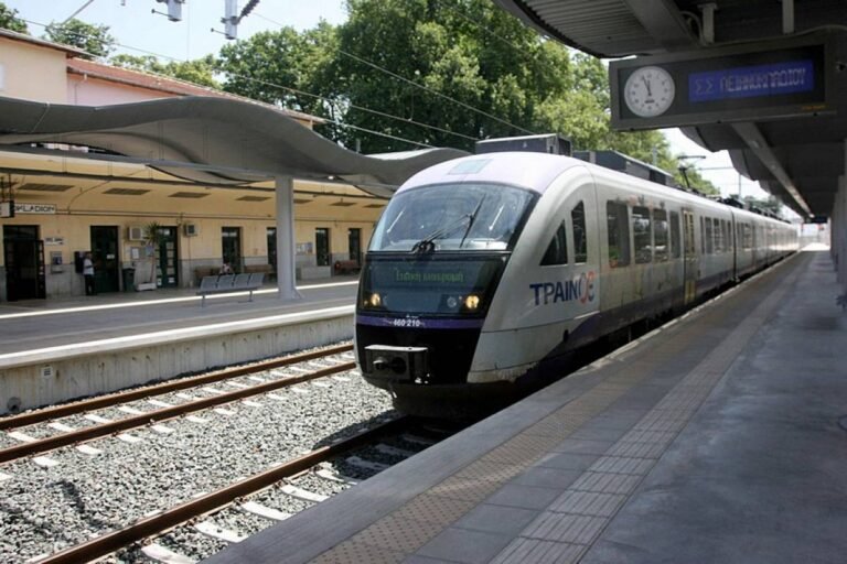 Τέμπη: Τι ισχύει ένα χρόνο μετά στους ελληνικούς σιδηρόδρομους