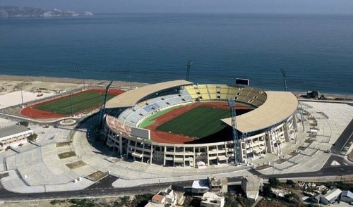 Ολοκληρώθηκαν οι εργασίες απομάκρυνσης των προβληματικών τμημάτων του ανατολικού στεγάστρου του Παγκρητίου Σταδίου, που είχε υποστεί ζημιές από την πρόσφατη κακοκαιρία