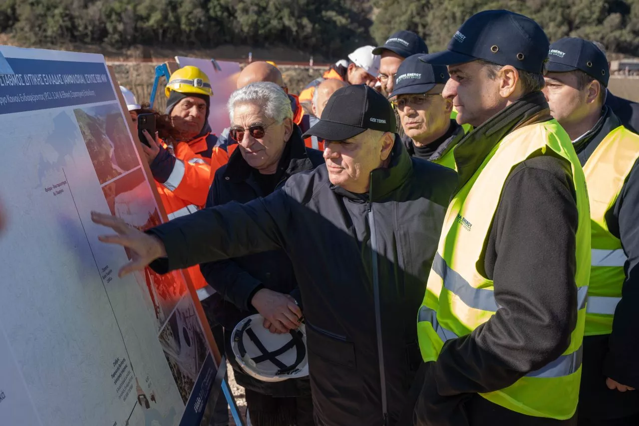 ΤΕΡΝΑ ΕΝΕΡΓΕΙΑΚΗ: Στο εργοτάξιο στην Αμφιλοχία ο πρωθυπουργός