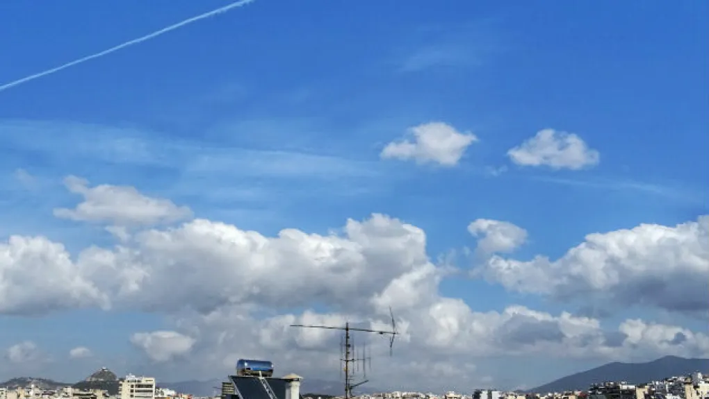 Συννεφιασμένος καιρός με πιθανότητα βροχών στο Αιγαίο