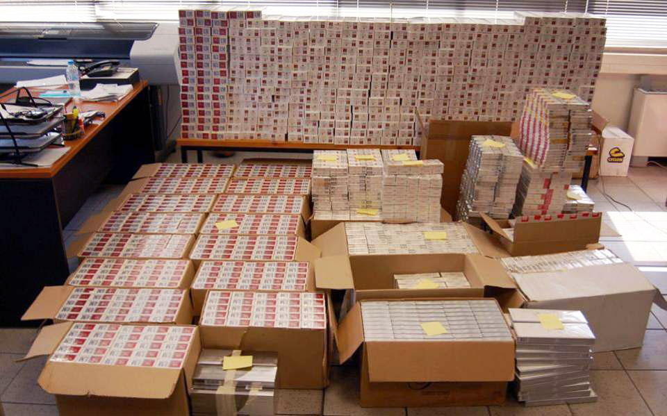 Τον έπιασαν για παράνομα τσιγάρα