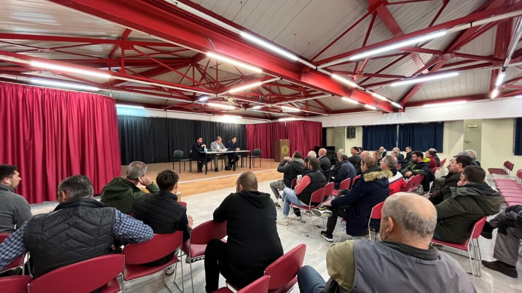 Σταθερή θέση του ΥπΑΑΤ, Λευτέρη Αυγενάκη για διάλογο, με ανοιχτούς δρόμους, με αντιπροσωπεία αγροτών από τα μπλόκα