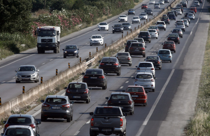 Πάνω από 80.000 αυτοκίνητα έφυγαν από την Αθήνα για το τριήμερο