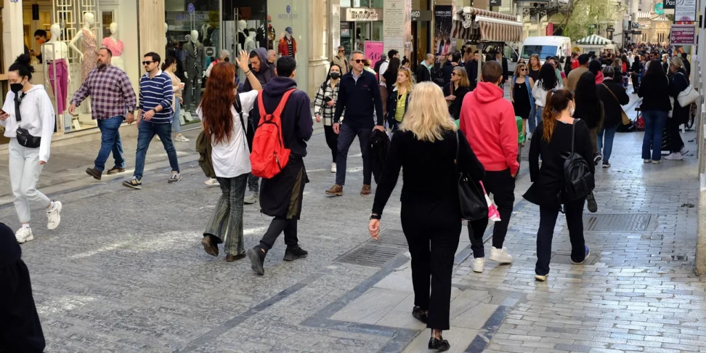 Πηγαίνουν πίσω ΕΝΦΙΑ και φόρος εισοδήματος