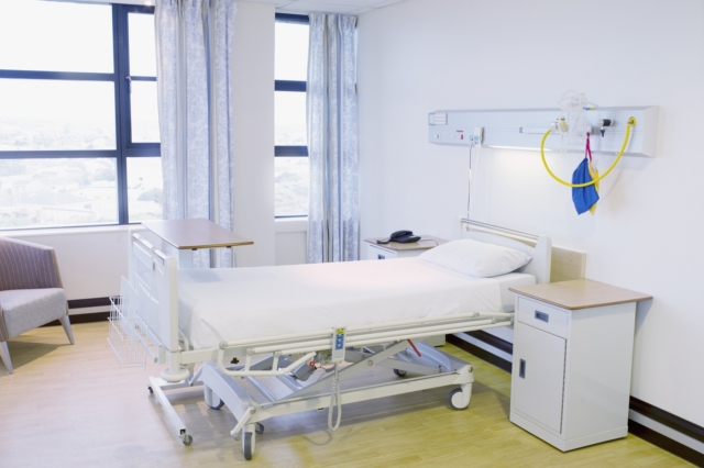 Παράνομες χρεώσεις σε ιδιωτικές κλινικές