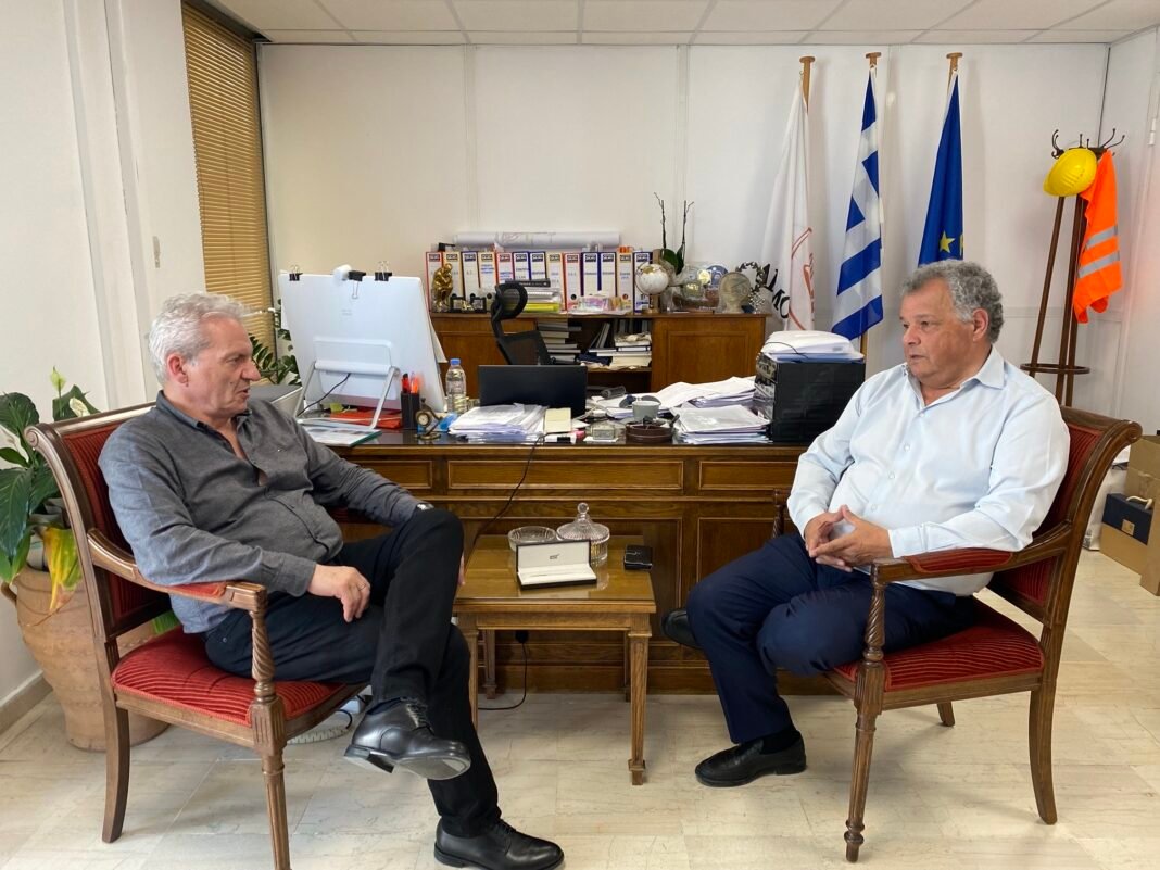Τον Ηλία Λυγερό συνάντησε στο γραφείο του ο Δήμαρχος Ηρακλείου