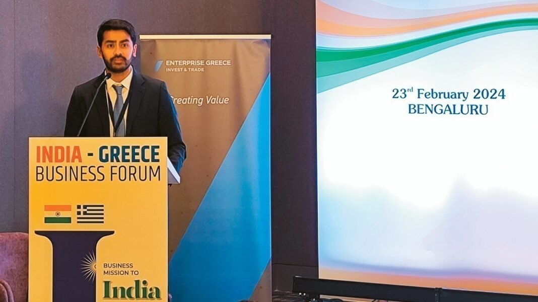 Άνταμ Καρακιουάλα: Θα συνεχίσουμε να επενδύουμε στην Ελλάδα