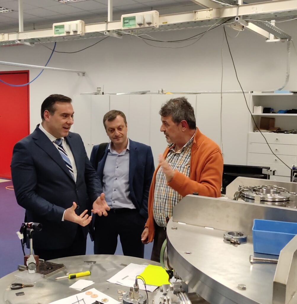 Στο Ινστιτούτο Φυσικής Πλάσματος και Λέιζερ ο Αντιπεριφερειάρχης