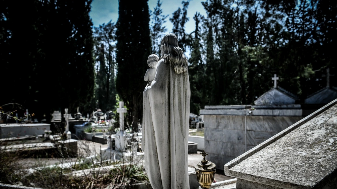 28χρονος αυτοκτόνησε δίπλα από τον τάφο του πατέρα του