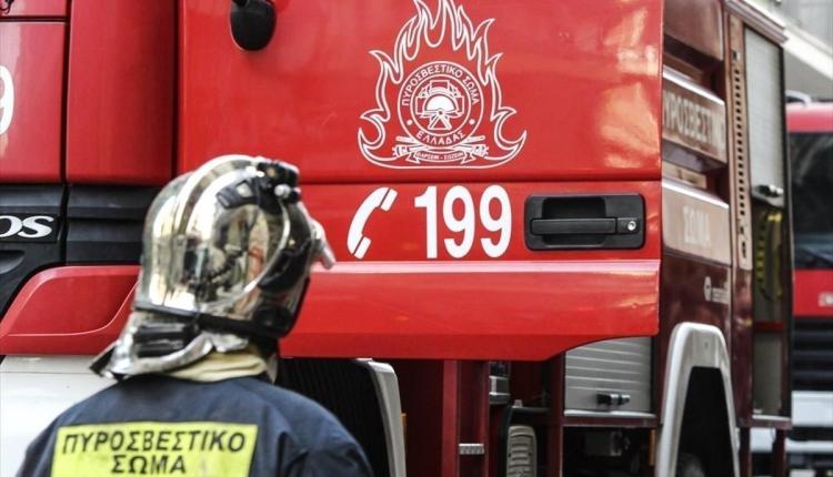 Φωτιά κοντά στο Ναύσταθμο στη Σούδα-Εκκένωση του οικισμού των στρατιωτικών και μήνυμα από το 112 (Photo)