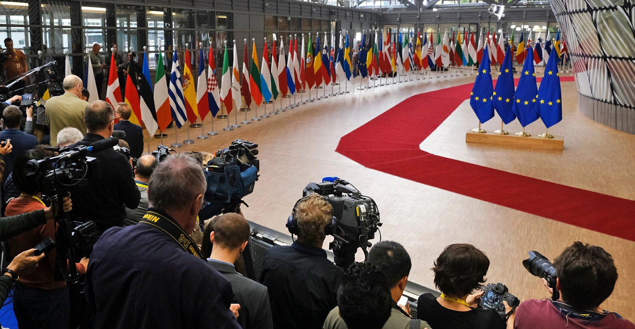 Οι Ευρωπαίοι ηγέτες καλούνται να ενισχύσουν στρατιωτικά την Ουκρανία