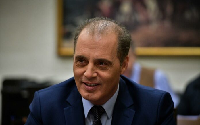 Ελληνική Λύση: Η κυβέρνηση νομοθετεί για την δική της προστασία