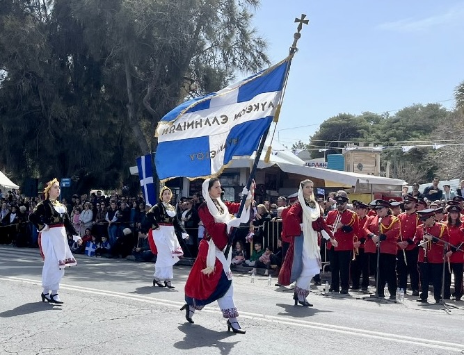 Γεμάτη πατριωτισμό και συγκίνηση η παρέλαση της 25ης Μαρτίου