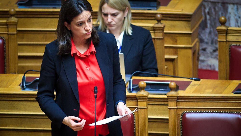 Αγωγή κατά της απόφασης της ΑΔΕΔΥ για κήρυξη απεργίας – αποχής διαρκείας κατέθεσε η Ν. Κεραμέως