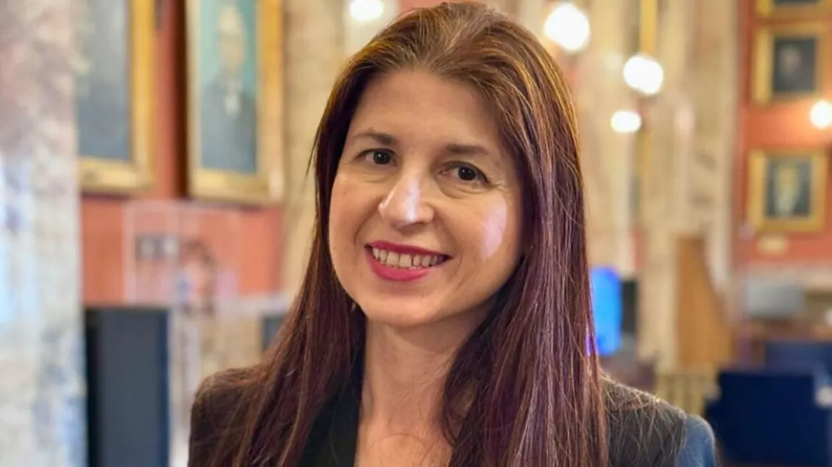 Υποψήφια βουλευτής της Νίκης χαστούκισε στην εκκλησία την Αγγελική Δεληκάρη