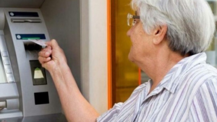 Στο Ανώτατο Ειδικό Δικαστήριο οι περικοπές του “νόμου Κατρούγκαλου”