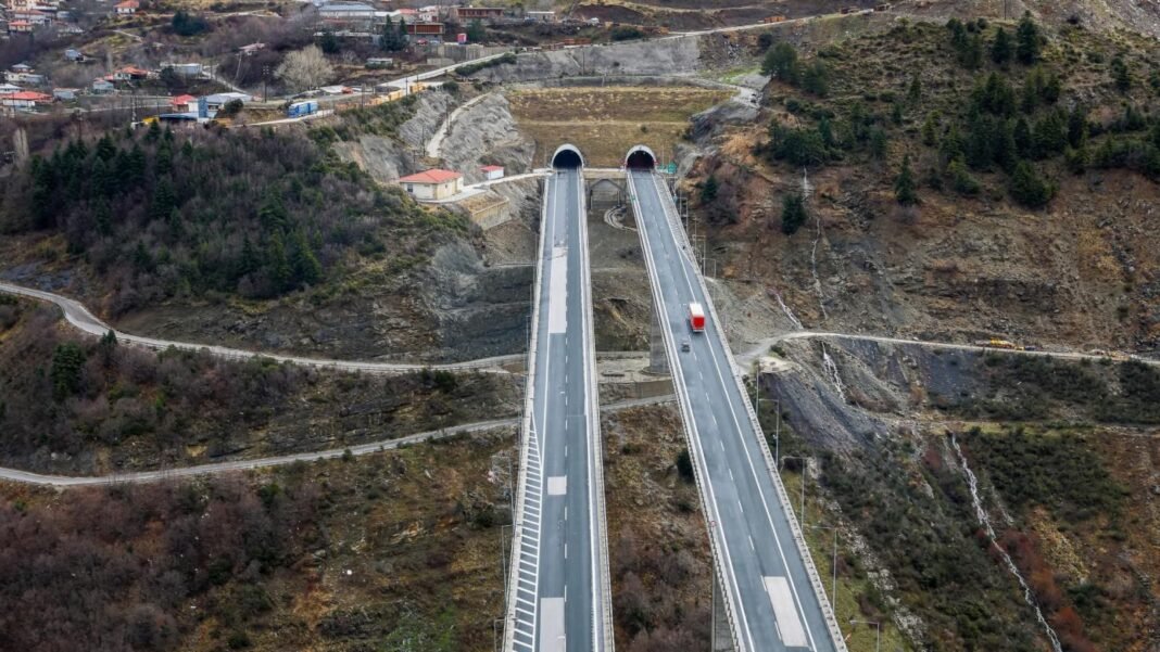 Τον Ιούλιο η απόφαση για τις υπερκοστολογήσεις στην Εγνατία Οδό – Ενοχή για επτά κατηγορούμενους πρότεινε η εισαγγελέας