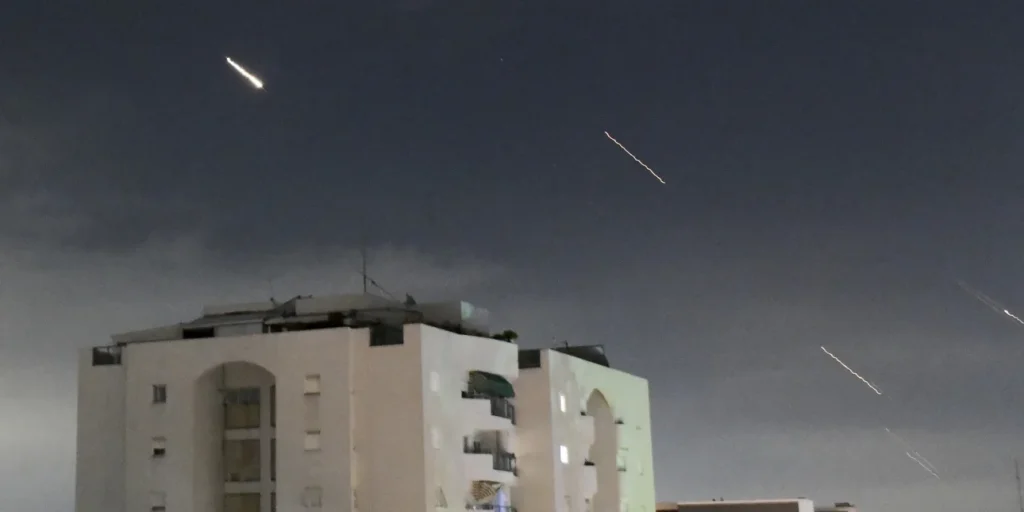 Πάνω από 300 drones και πυραύλους εξαπέλυσε το Ιράν