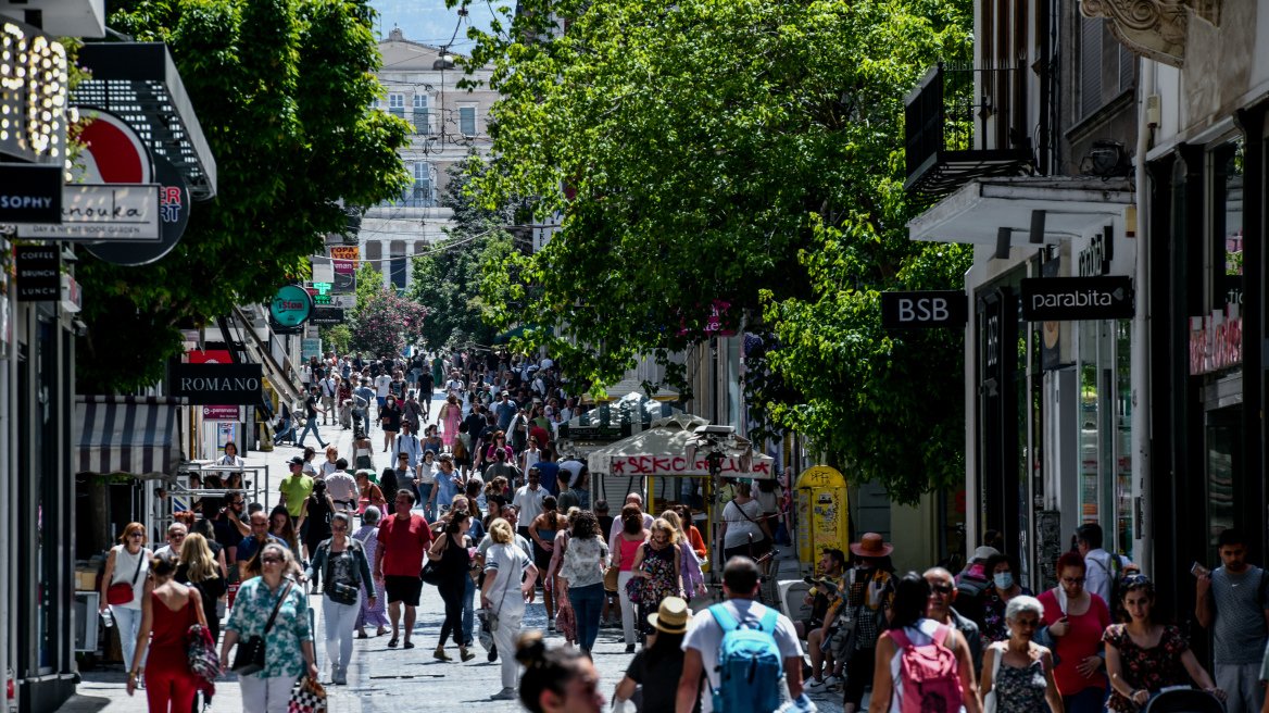 Ποιες Κυριακές θα είναι ανοιχτά τα καταστήματα τον Ιανουάριο – Πότε ξεκινούν οι χειμερινές εκπτώσεις
