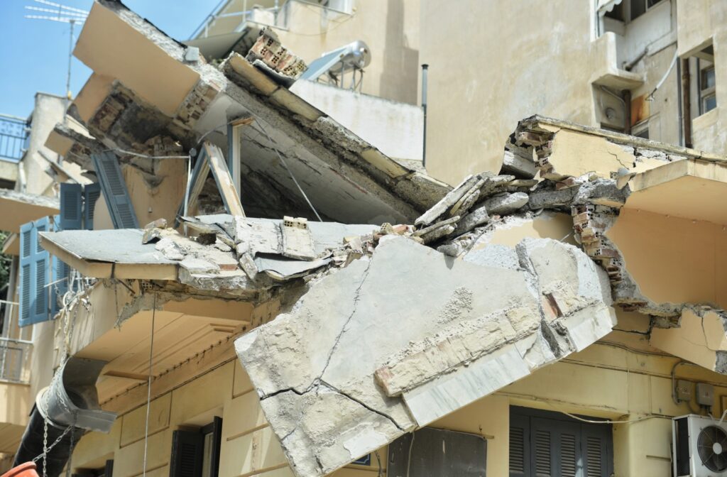 Απολογείται σήμερα ο εργολάβος του κτιρίου στον Πειραιά