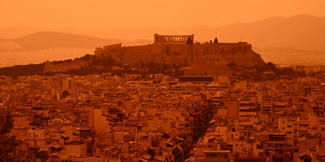 Απόκοσμες εικόνες αφρικανικής σκόνης σε όλη τη χώρα