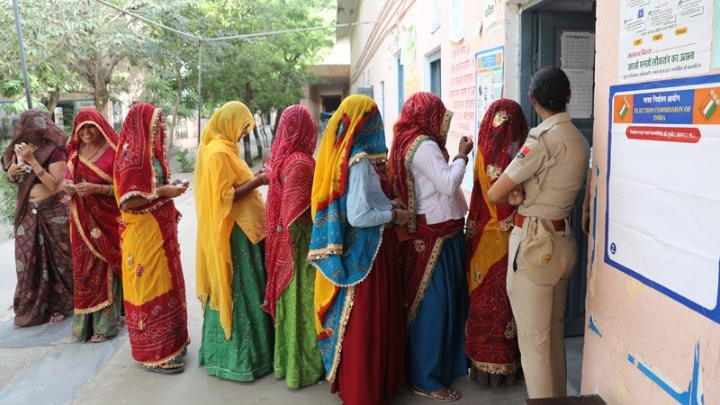 Ψεύτικα βίντεο με σταρ του Μπόλιγουντ προκαλούν ανησυχίες για τον ρόλο της τεχνητής νοημοσύνης στις ινδικές εκλογές