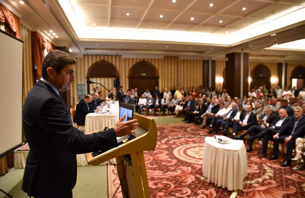 Αυγενάκης από Λάρισα: Το ΥΠΑΑΤ έχει καταβάλει 569 εκατ. ευρώ για τη Θεσσαλία