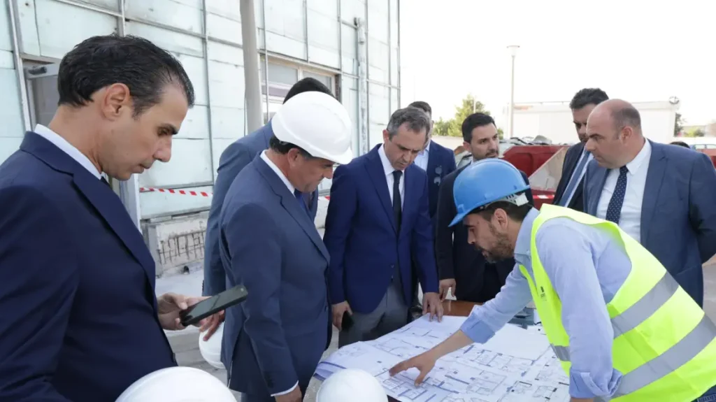 Ένταση με συνδικαλιστές που αποδοκίμασαν τον Άδωνι Γεωργιάδη