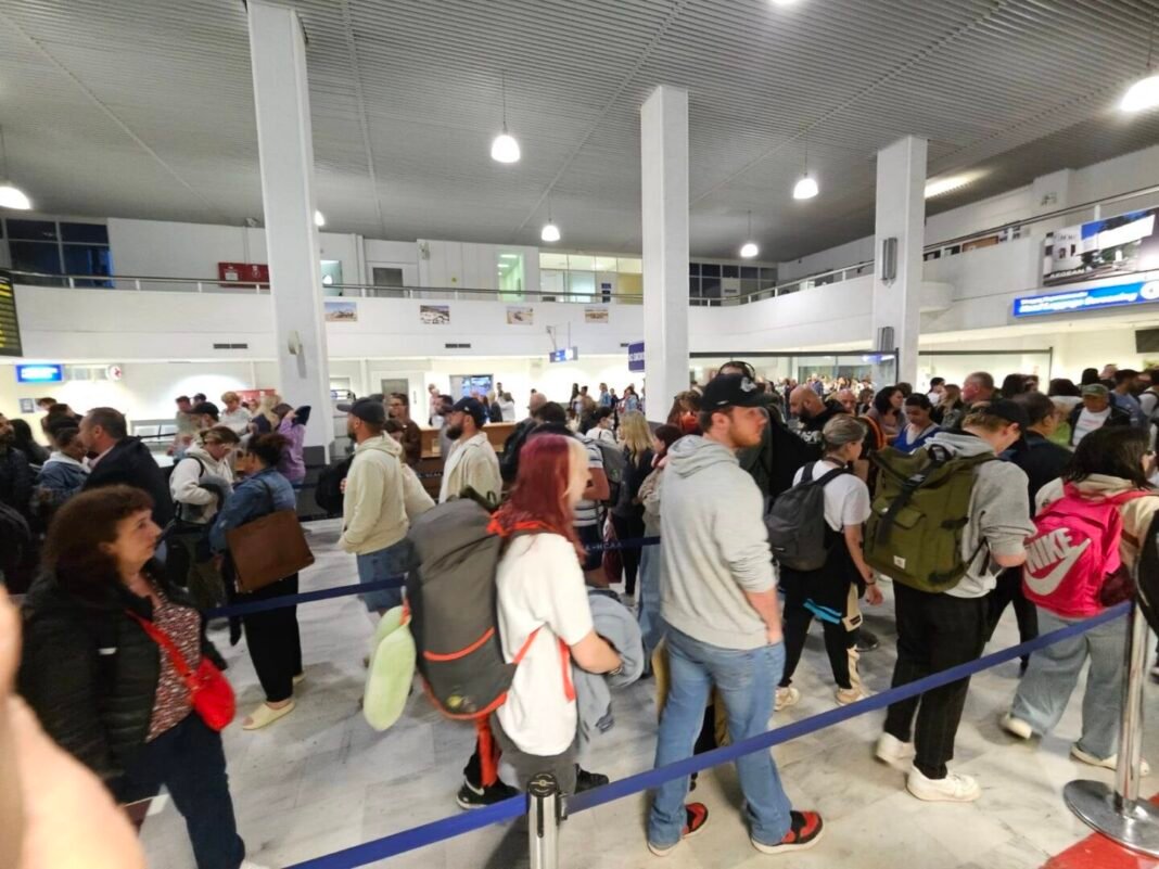 «Πέταξε» η κίνηση στα ελληνικά αεροδρόμια – Πως καταγράφονται οι διεθνείς αεροπορικές αφίξεις και οι αφίξεις εσωτερικού – Έρχεται ρεκόρ το 2024