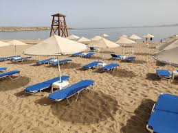 Ανοίγει η Δημοτική Ακτή Καρτερού