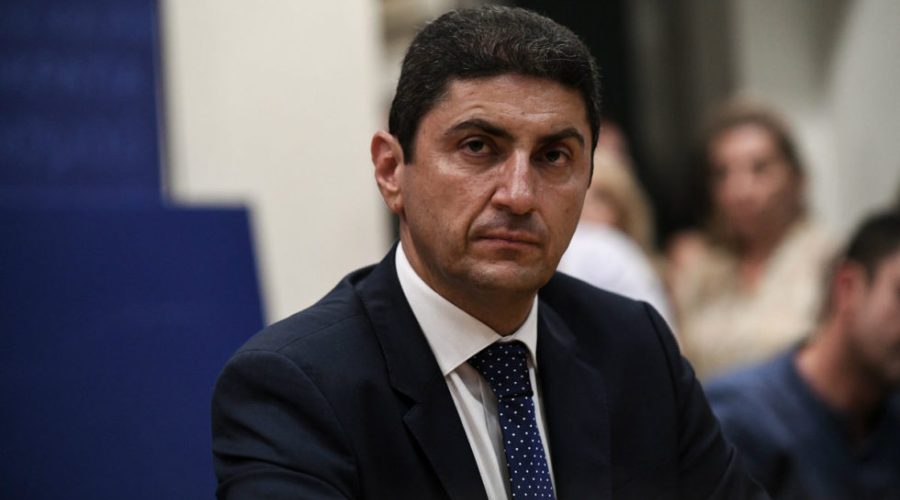 Αντιπαράθεση μεταξύ των κομμάτων στη Βουλή για την άρση ασυλίας του Λ. Αυγενάκη