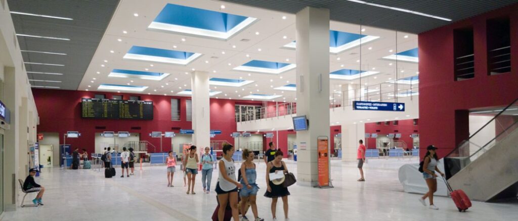 Πρώτα σε κίνηση τα Χανιά μεταξύ των 14 περιφερειακών αεροδρομίων