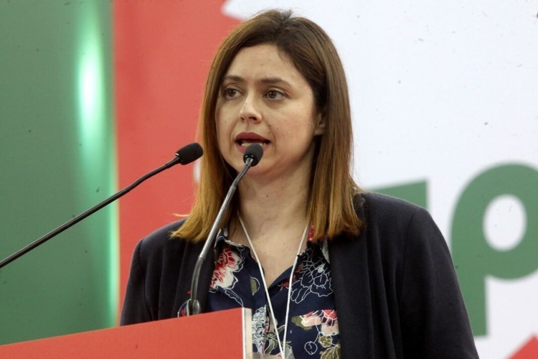 Ζέφη Δημαδάμα: Υποχρεωτική ποσόστωση 40% στα Δ.Σ.