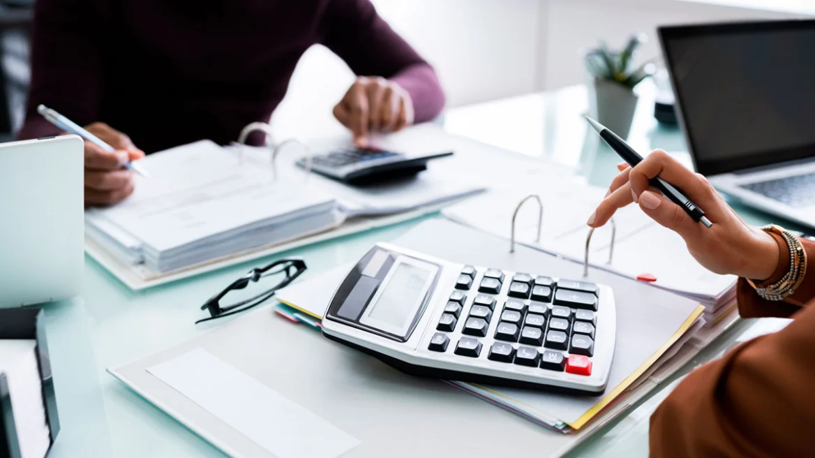 Οι εκκρεμότητες με την εφορία για αναδρομικά, κληρονομιές, τεκμήρια – Οι προθεσμίες