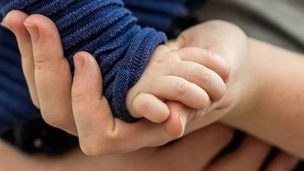 Επίδομα παιδιού Α21: Λήγει σήμερα η προθεσμία για αιτήσεις