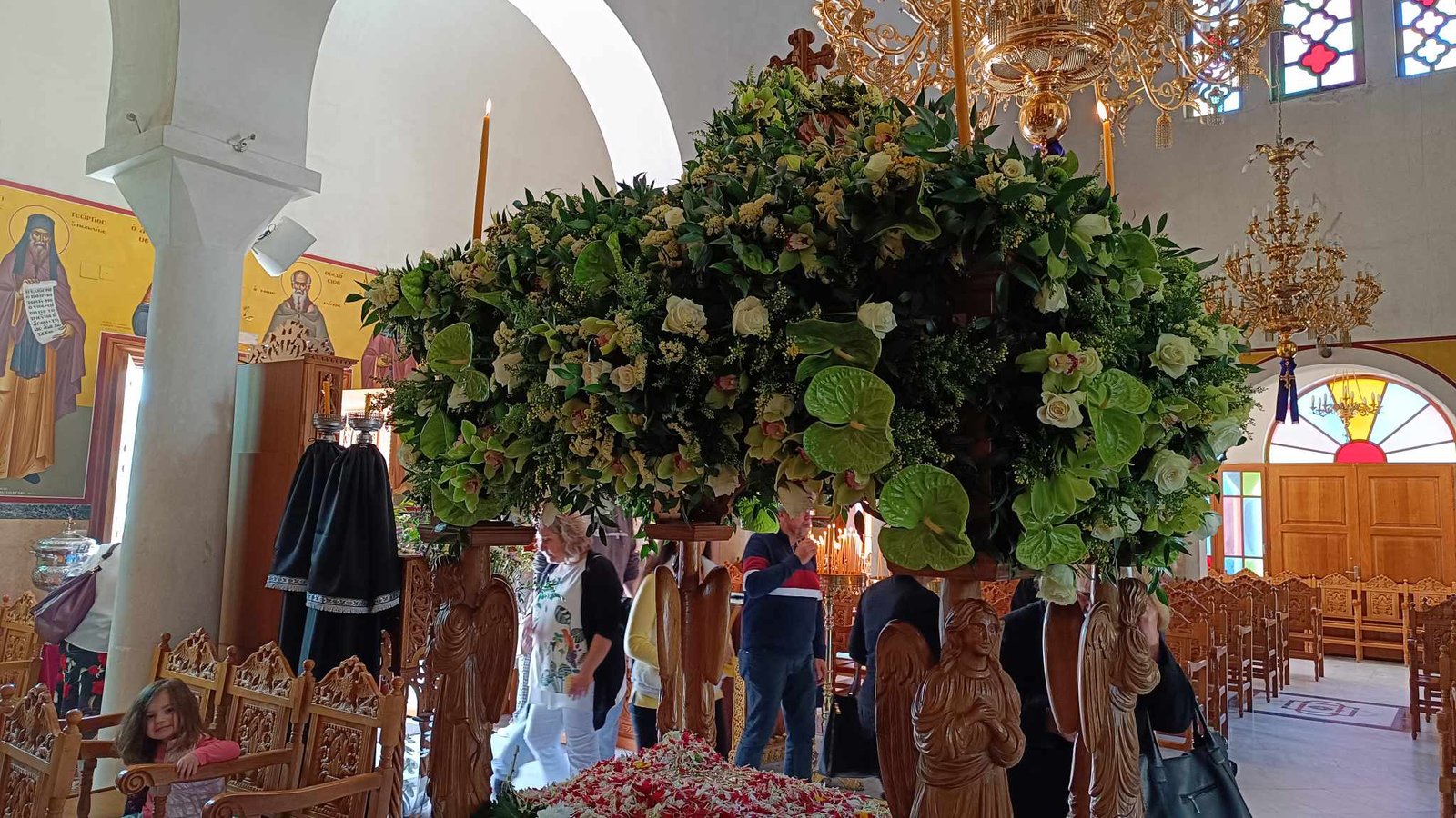 Μεγάλη Παρασκευή: Μαύρο φιλί στης άνοιξης το λαμπερό το στόμα