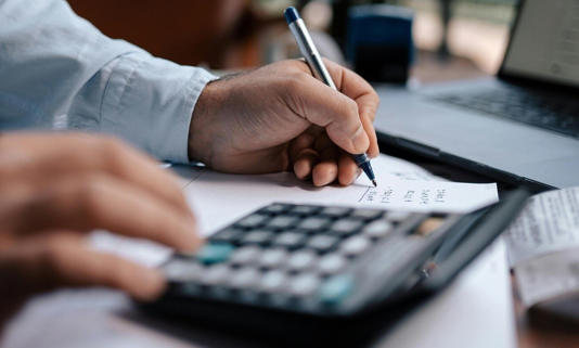 Φορολογικές δηλώσεις: Τι πρέπει να κάνουν τα ζευγάρια