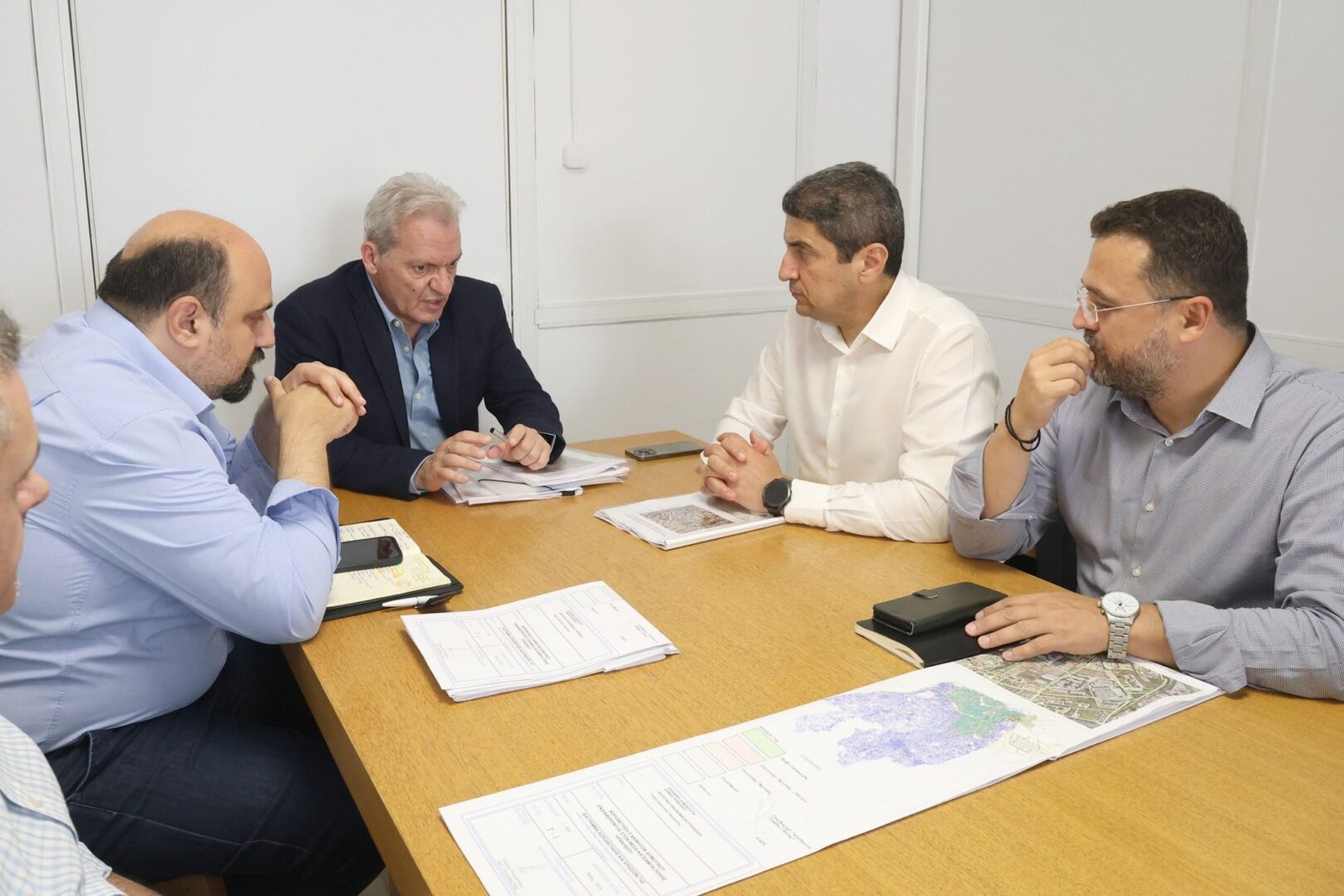 Συναντήθηκε με Αυγενάκη-Τριαντόπουλο ο Καλοκαιρινός