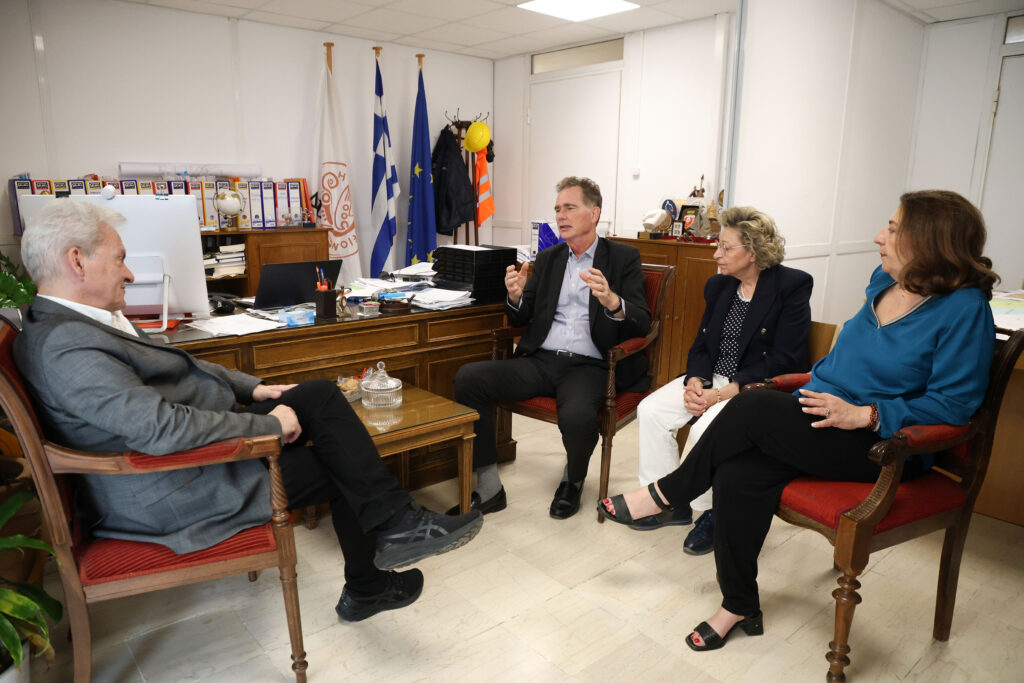 Συνάντηση Καλοκαιρινού και Παπανδρέου