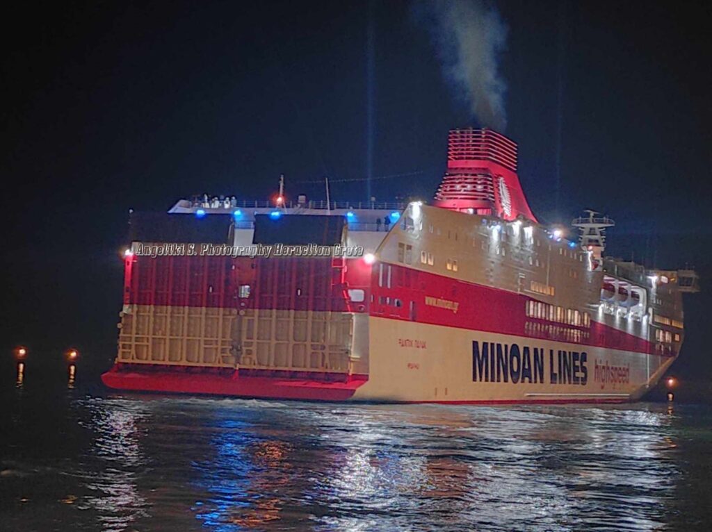 Επέστρεψε Ηράκλειο το πλοίο, λόγω προβλήματος υγείας ανήλικου