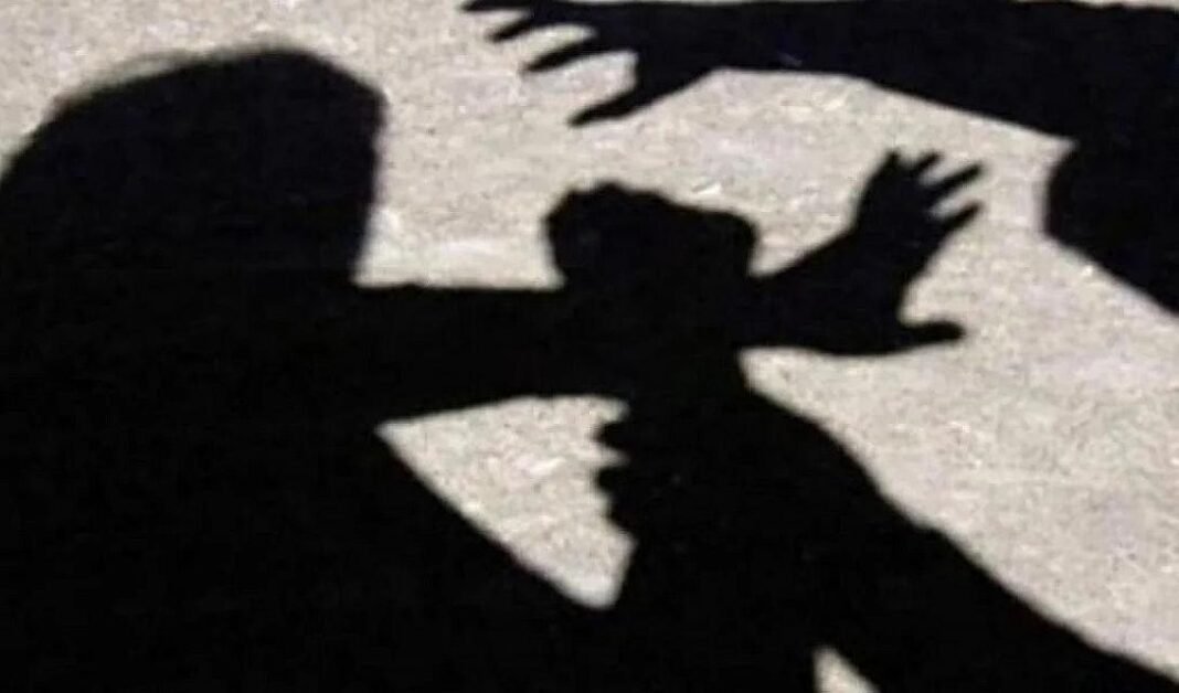 Έπιασαν μάνα και κόρη για τον καβγά